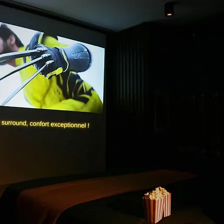 La Cinema Homestay Asnieres-sur-Seine